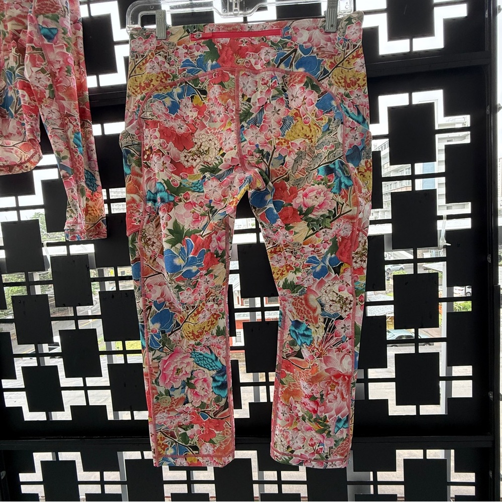 🔥 Hard-to-Find SeaWheeze 2018 On Pace Top & Leggings Set in Floral Coral - Picture 7 of 12